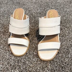 CCOCCI White Croc-Patterned Sandals